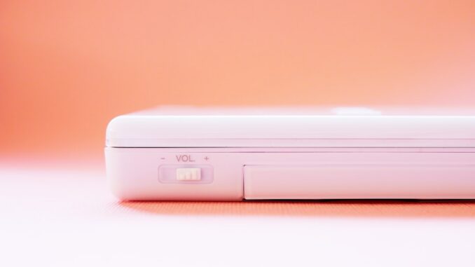 white Nintendo Wii game console